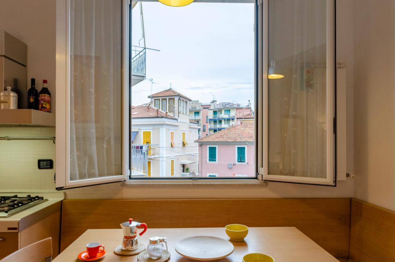 Joivy Apt For 4, Metres From Beach, In Sestri Levante Apartman Kültér fotó